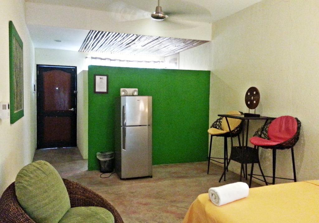 Bale Mi Hotel Balabag  Exterior photo